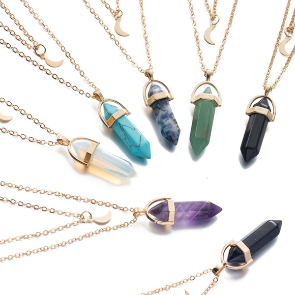 ❤️ 3/$30 Layered Opal Necklace w/ Dainty Moon - Picture 4 of 5